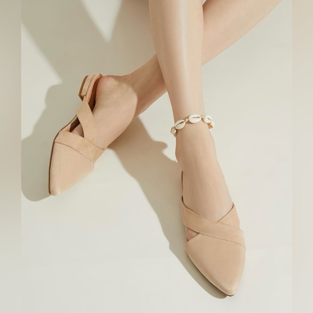 Rekayla  Beige women’s mules closed pointed toe
backless  NWT & box sz9.5